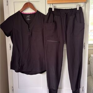 Set of Black Women's Scrubs Too and Jogger Pants XXS P